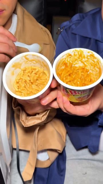 Мы Захватили Меню Кинотеатра С Buldak Mac & Cheese. Только В Walmart. (Близнецы Стокс | Stokes Twins