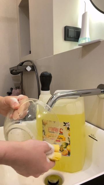 Гель для мытья посуды ARIC «Сочный лимон» 🍋
📎Закажите на WB: 239895414