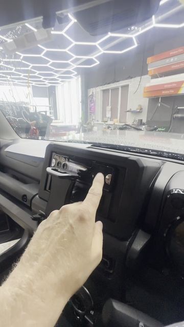 Получили Suzuki Jimny Sierra МКПП