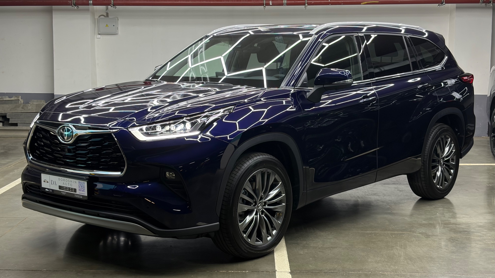 Новый Toyota Highlander в изумительном СИНЕМ цвете