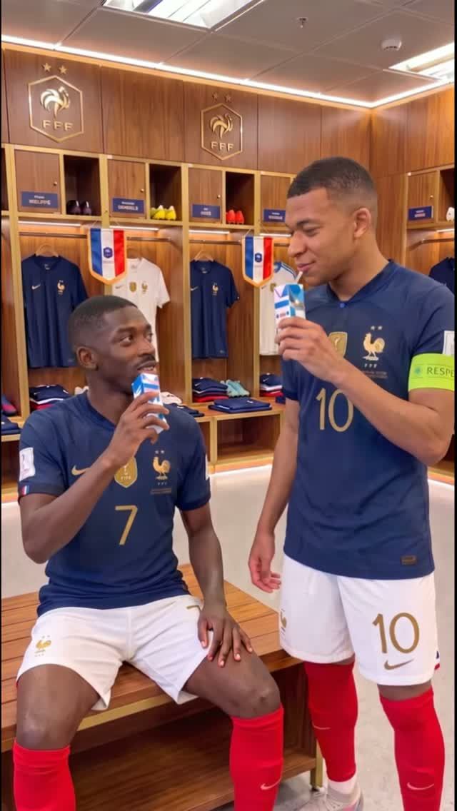 Забавный розыгрыш Мбаппе и Дембеле в раздевалке 😂🇫🇷 | Самый смешной момент в сборной Франции