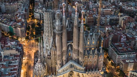 Barcelona Nights - Elegant Deep House Mix ' by Gentleman
