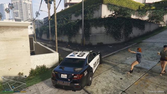 Я заполнил весь гараж разными полицейскими машинами В GTA 5