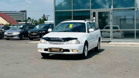 Toyota Caldina, 2000 год