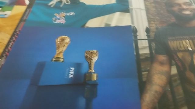 Обзор на футбольной наклейке