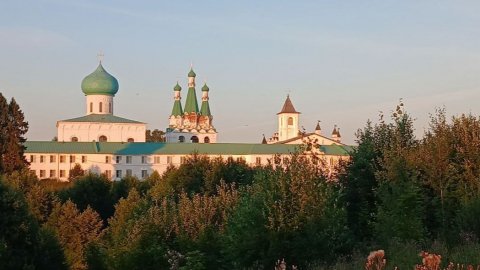9-й час. Вечерня. Утреня. 1-й час. Свято-Троицкий Александра Свирского монастырь.