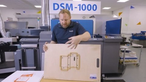 Демонстрация - прогрессивное прессование на тигельном высекальном прессе Duplo DSM-1000 B2