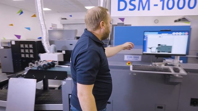 Демонстрация - Duplo DSM-1000 B2, тигельный высекальный пресс