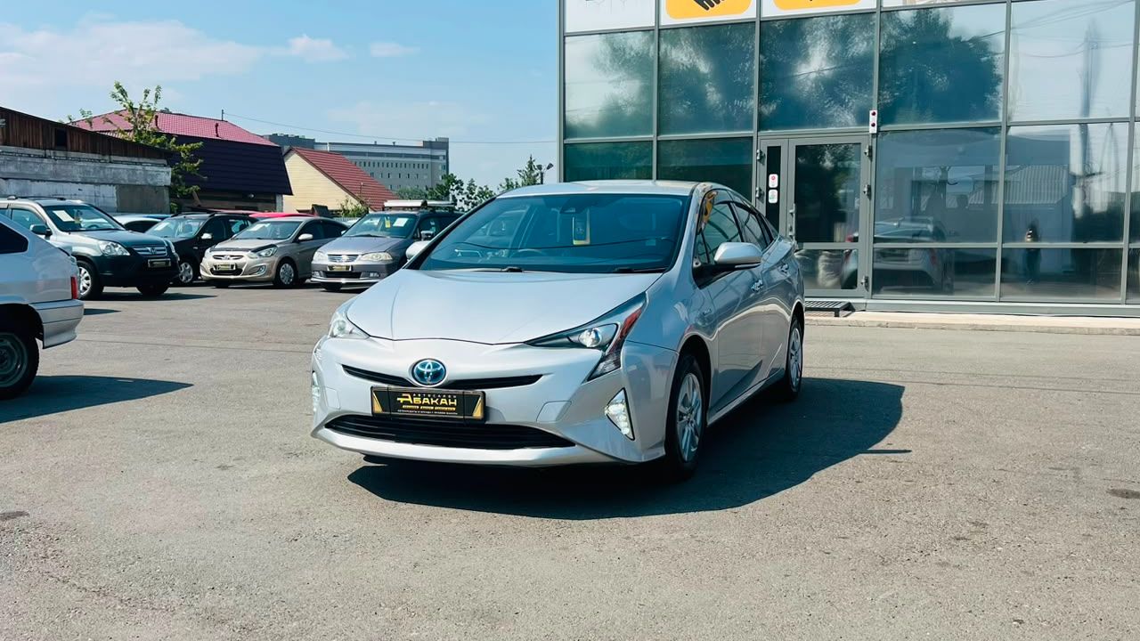 Toyota Prius, 2017 год