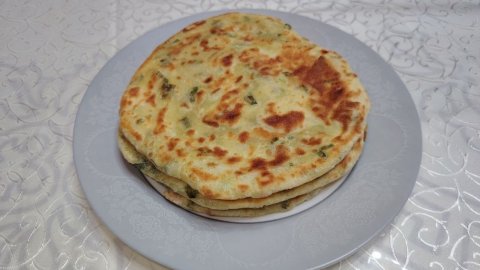 Лепёшка с луком: рецепт, который запретят в кулинарных чатах.