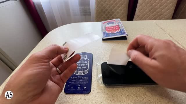 Как наклеить стекло Remax на iPhone 17 самому? Идеально и без пузырей!