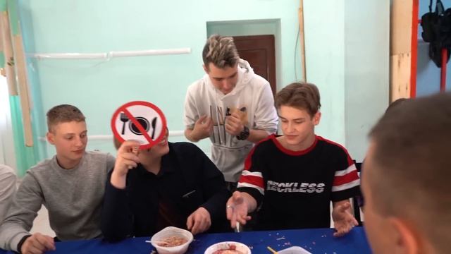 КТО БОЛЬШЕ ВСЕХ СЪЕСТ ЛАПШИ ПОЛУЧИТ 5000 S !
