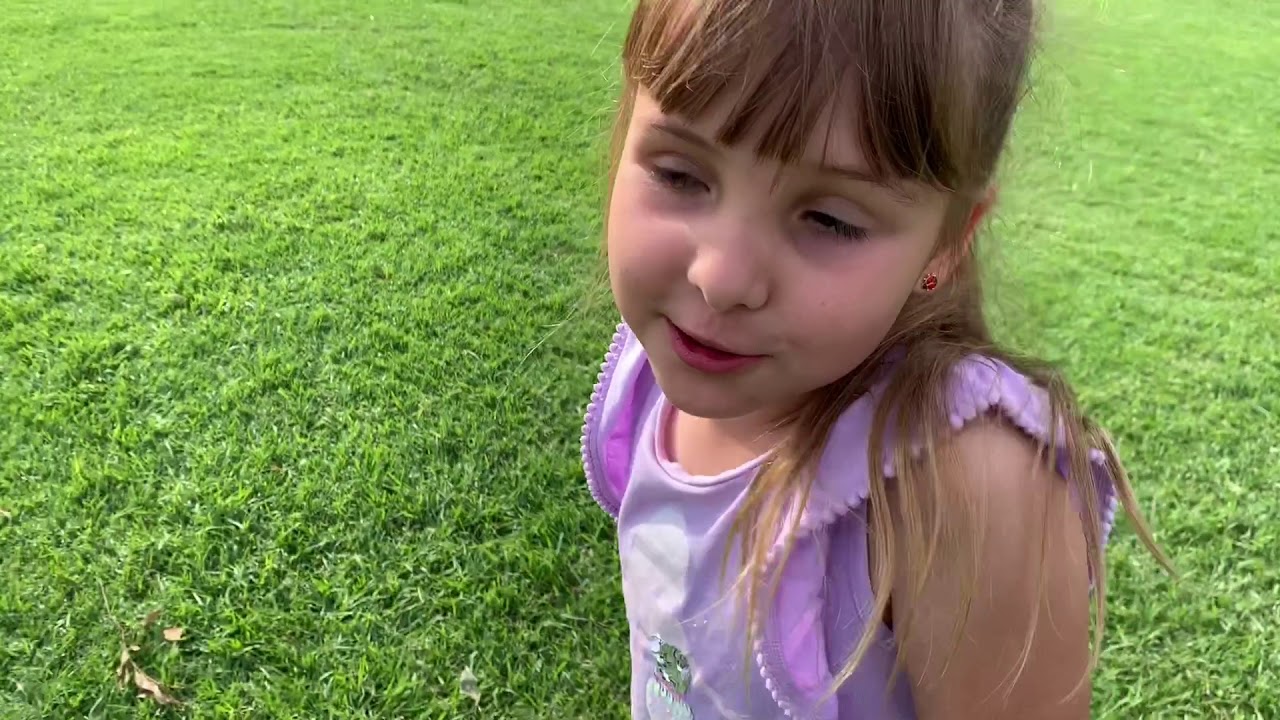 Ищем пасхальные яйца. Eggs Hunt For Kids