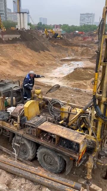 Разворачиваем буровую! 🚜 Готовимся к устройству водопонизительной скважины. 💧🏗