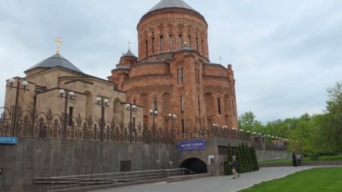 16 Дорога в Лавру Армянская апостольская церковь самостоятельная конфессия внутри христианского мира