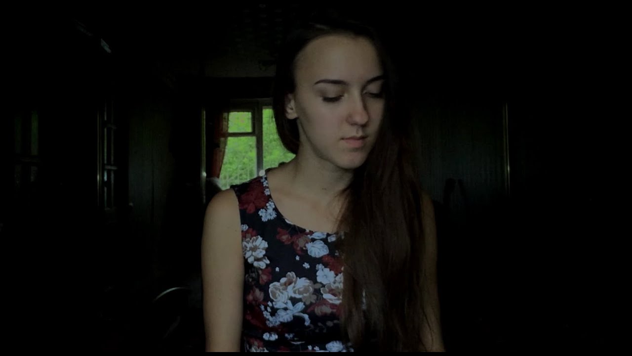Девушка очень красивое поет песню из Титаника My Heart Will Go On