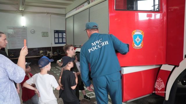 Дети в гостях у пожарных