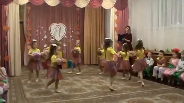Танец с куклами