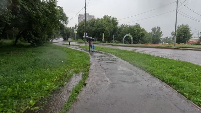 В дождь на велосипеде