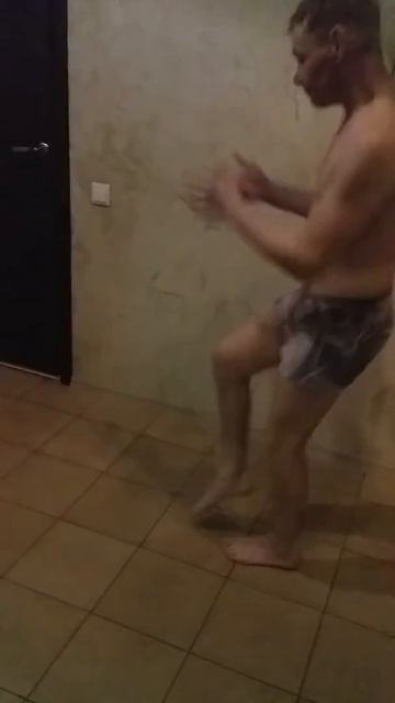 Пьяный шпагат лондон гудбай)))) яйца прощай))))