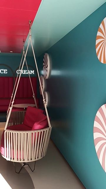 MSC WORLD EUROPA. WORLD PROMENADE. Открытый променад
