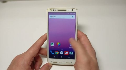 Демонстрация работы Motorola Droid Turbo 2