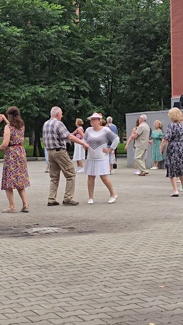 05 Кручу педали. И снова танцы.