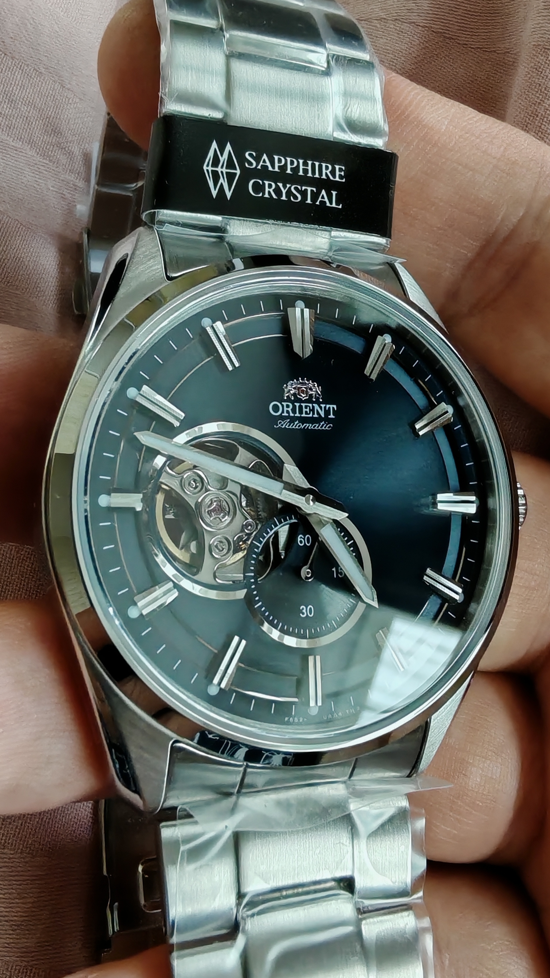 Orient Open Heart Contemporary RA-AR0003L 
Искусственное освещение💡