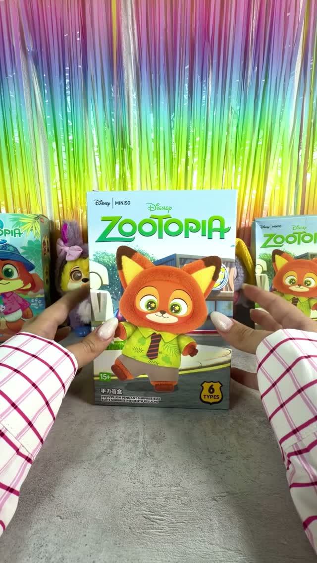 😉Брала за 250 руб, на ТаоБао. Через посредника Добропост. Ссылки оставила в комментариях