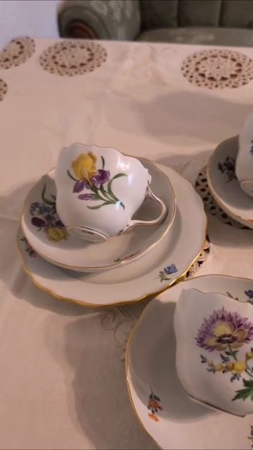 Meissen этот и другой в наличии здесь-https://www.vintajnajalavka.ru/