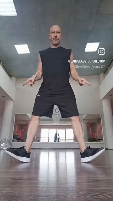 Танцы для взрослых! Урок танца шаффл. Базовые движения.