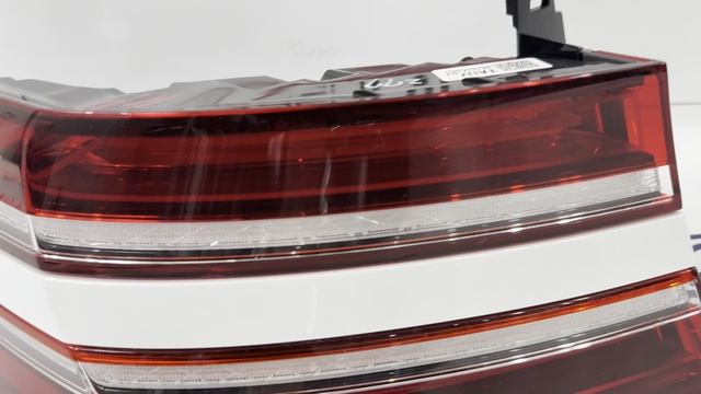 92401T1000 Фонарь Genesis G80 GR3 левый в крыло