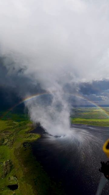 Уникальное природное явление  #nature #weather #stormchasing #theotusproject #торнадо #озеро #природ