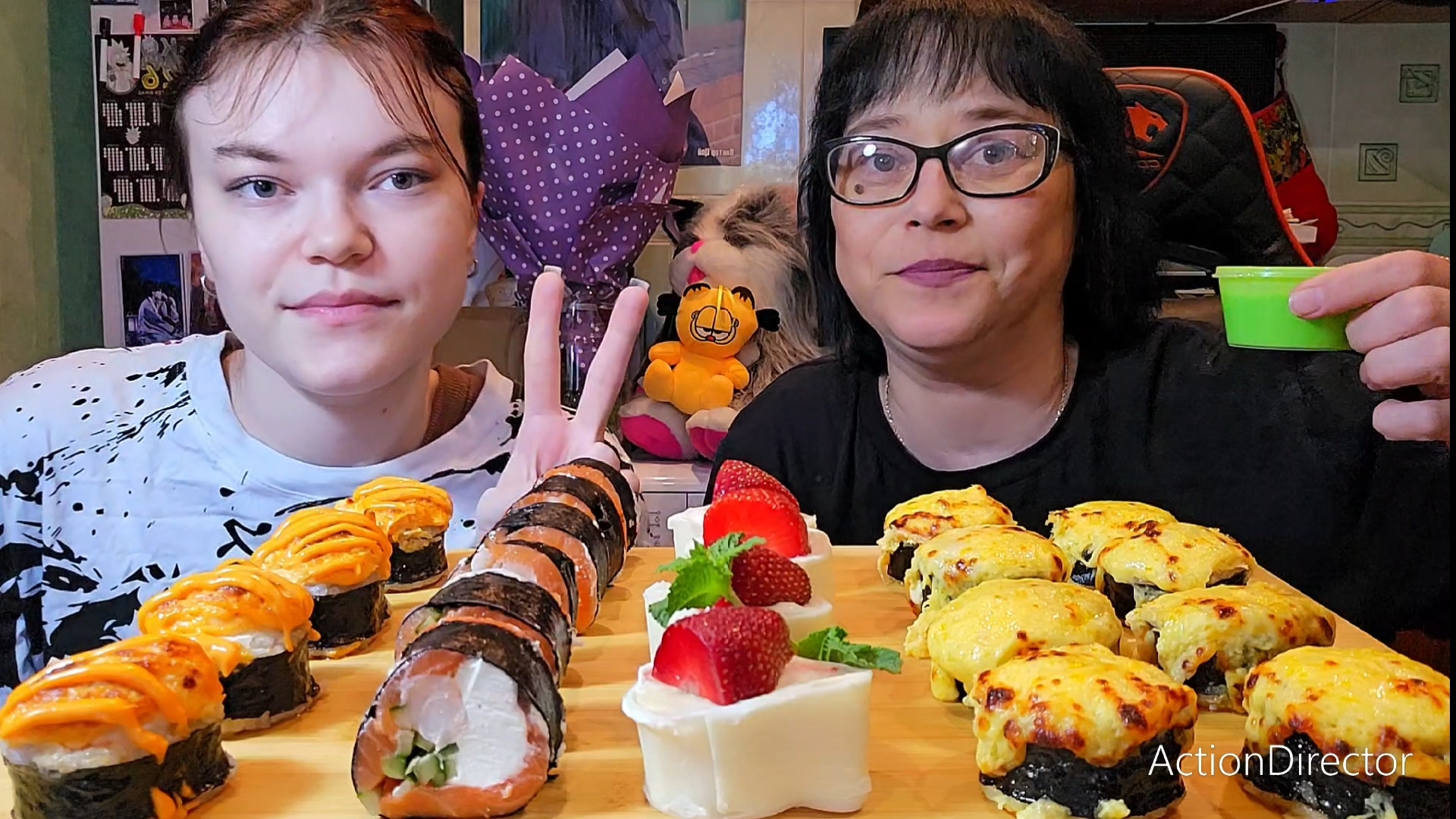 Мукбанг | Роллы и Сладкий ролл Мятная Клубника 🍓 | Обжор Асмр