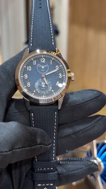 Patek Philippe 8-DAY POWER RESERVE. INSTANTANEOUS DAY AND DATE. 5328G-001