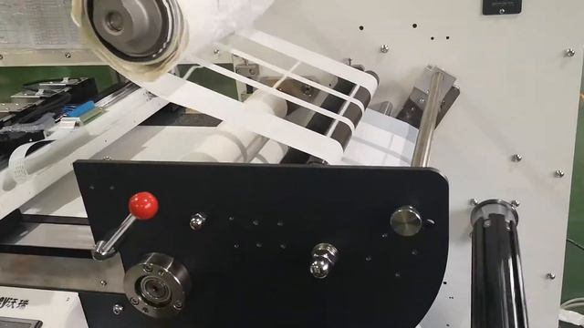 Vorey VD320III roll-to-roll — этикеточный плоттер с 3 режущими головками