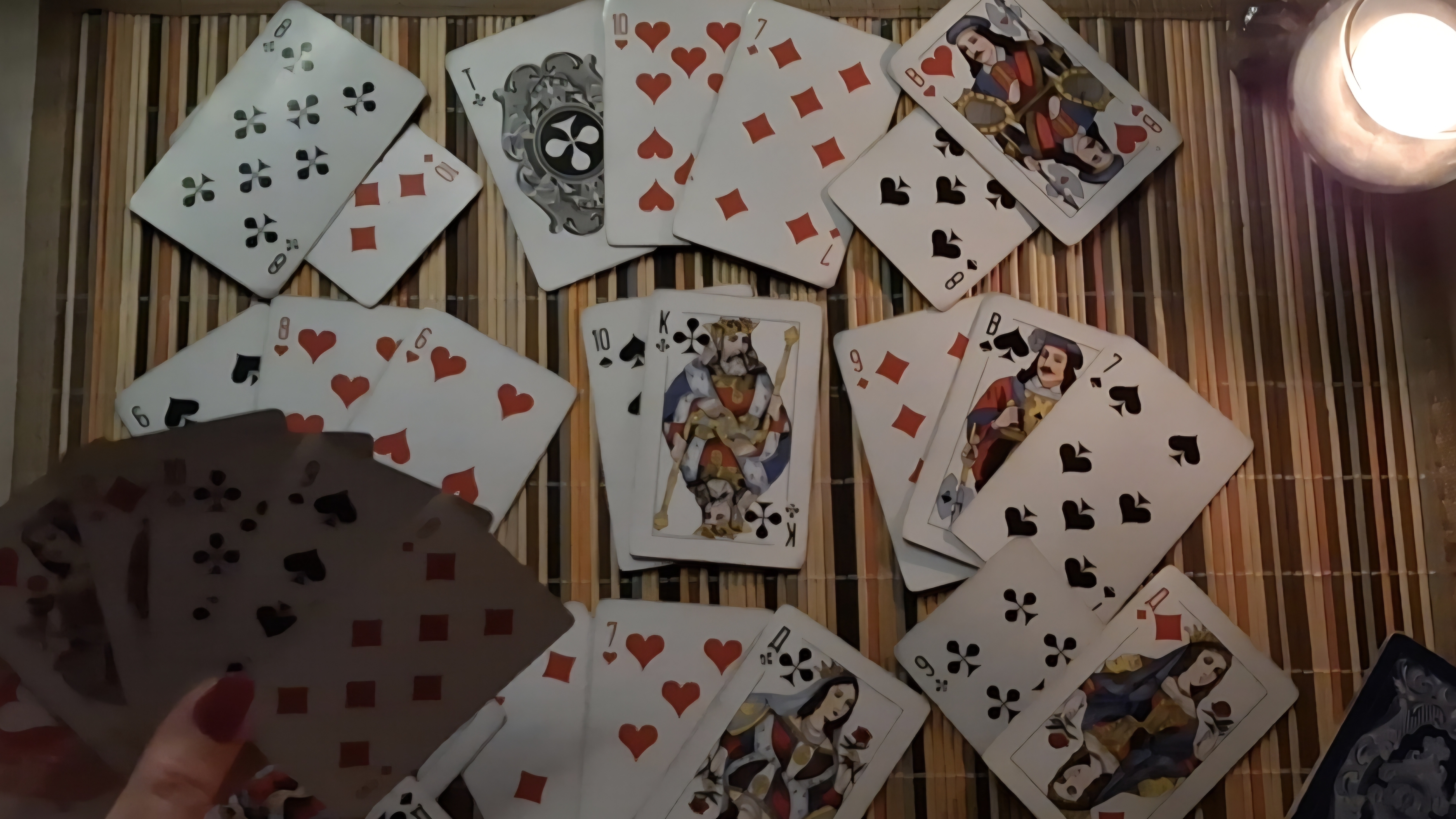Что у него ♣️с♦️ другой?
