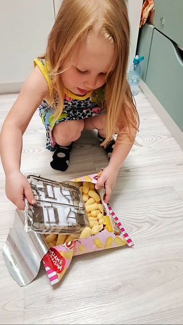 Распаковка палочек с сюрпризом Королевские для девочек)