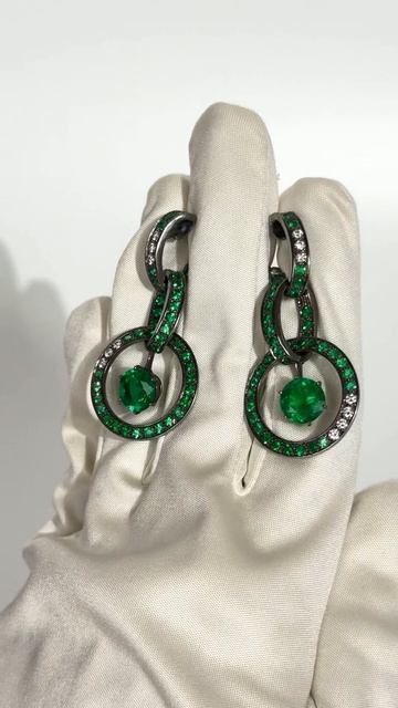Boucheron  DESDEMONA EMERALD 11.39 CT SET EM SET