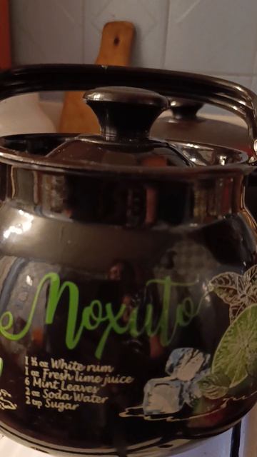 Лето, жара, кругом Мохито.Купили чайник с рецептом Мохито
