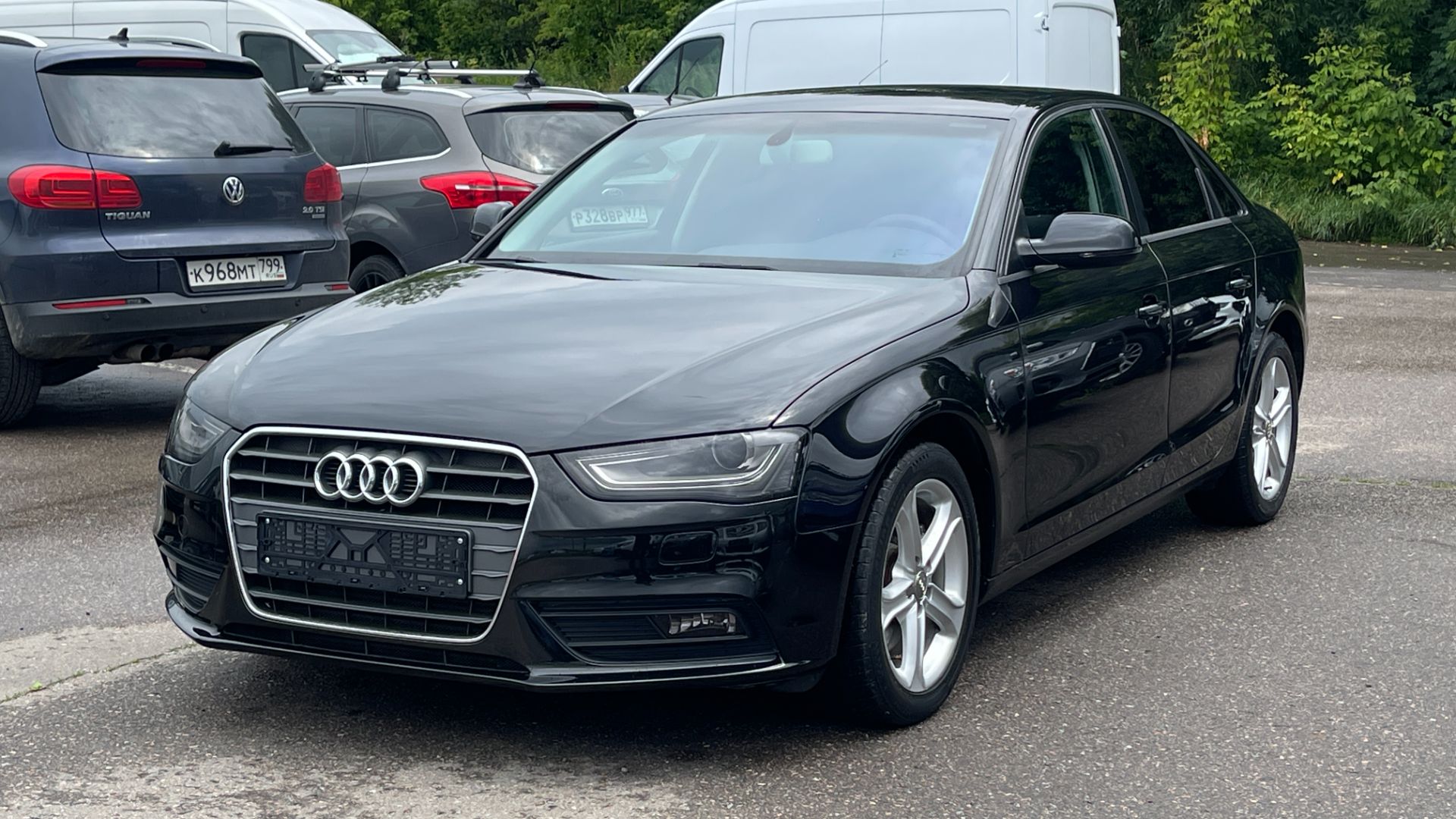 AUDI  А4 (2013)