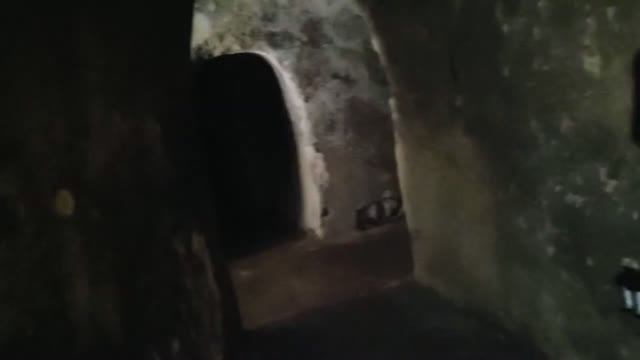 Я принесла ваши письма в погребальную пещеру пророков и монахов-затворников - на Елеоне