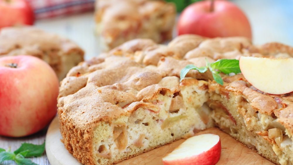 Шарлотка с яблоками! Нежная, как облачко.