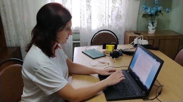 Вика пишет рассказы для Дзен канала 