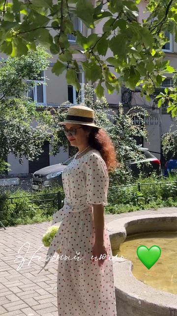Летние июльские дни в городе 🌸 Всегда приятно выгулить новое платье 😉