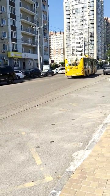 ВМЗ 5298 01 авангард с бортовым номером 45 едет в депо с маршрута 7.