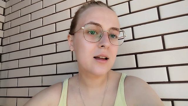 ВЛОГ ПТИЧКА ПОД ДВЕРЬЮ🚪 Продолжаю вышивать🪡