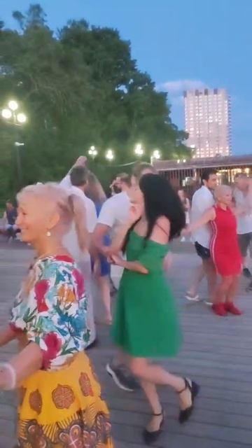 ИЮЛЬСКИЙ ВЕЧЕР И БАЧАТА