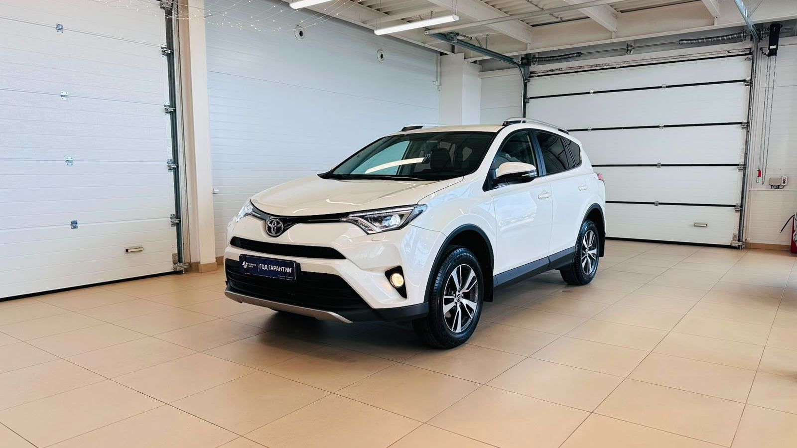 Toyota RAV4 2018 год