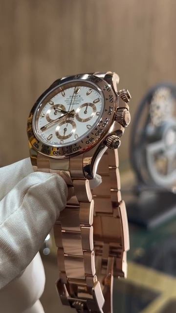 Rolex Daytona Cosmograph 40mm Yellow Gold 116508-0001